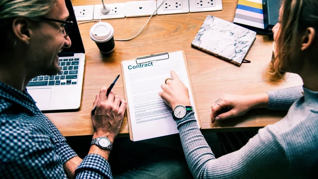 Contrat de prêt : signature électronique et dépôt Interac rapide